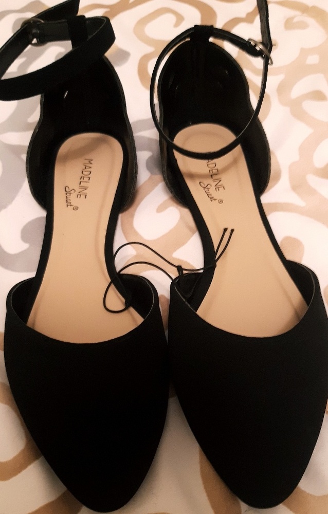 Flapointed shoes NEW WITHOUT TAGS